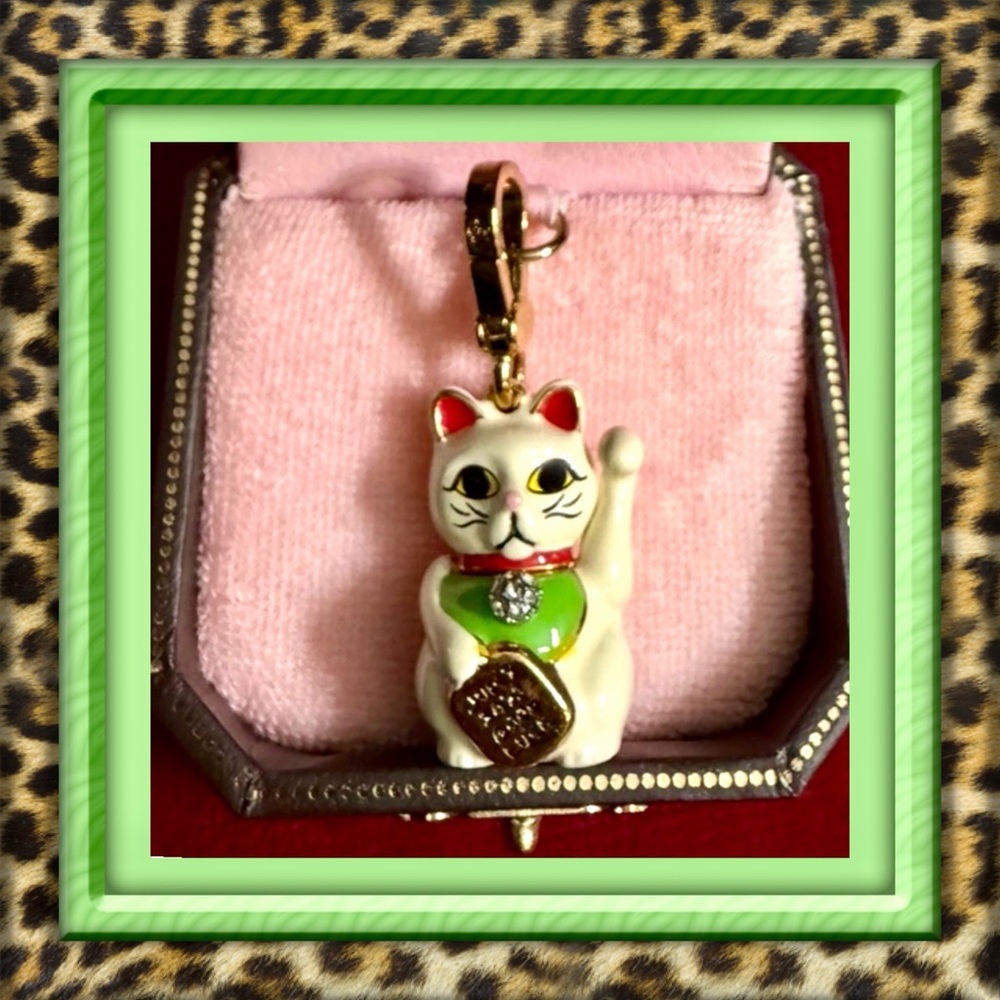 👑✅PRICE FIRM✅ RARE🔥Juicy Couture Lucky Cat Charm Pendant
